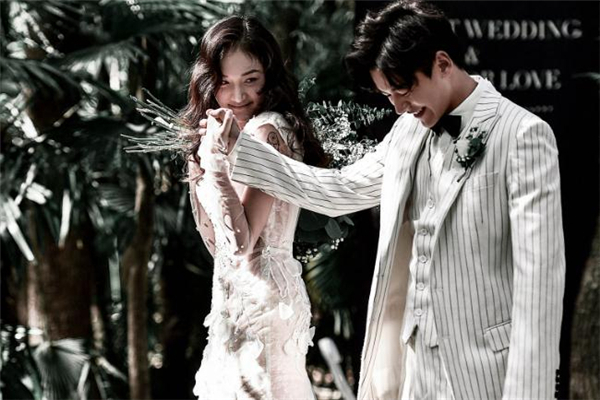 悶騷男喜歡高冷的女生嗎 悶騷男喜歡風情還是清純的女生 悶騷男喜歡高冷的女生嗎 悶騷男喜歡風情還是清純的女生