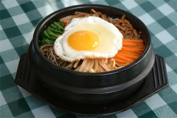 石鍋拌飯可以用砂鍋?zhàn)鰡?石鍋拌飯沒有石鍋怎么辦 石鍋拌飯可以用砂鍋?zhàn)鰡?石鍋拌飯沒有石鍋怎么辦