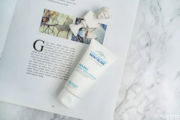 刷酸后皮膚脫皮是正常的嗎 刷酸的正確護(hù)膚步驟 刷酸后皮膚脫皮是正常的嗎 刷酸的正確護(hù)膚步驟