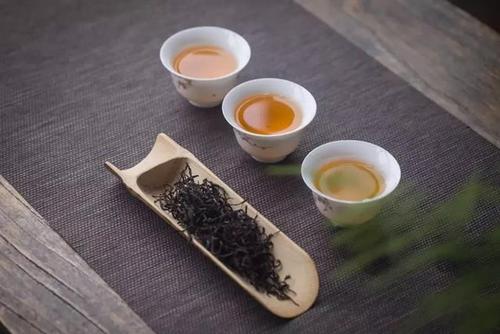 九曲紅梅的挑選方法 九曲紅梅月經(jīng)期能喝嗎 九曲紅梅的挑選方法 九曲紅梅月經(jīng)期能喝嗎