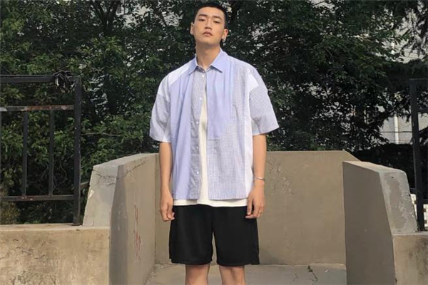 藍(lán)襯衫配什么顏色褲子好看 藍(lán)襯衫怎么搭配褲子 藍(lán)襯衫配什么顏色褲子好看 藍(lán)襯衫怎么搭配褲子