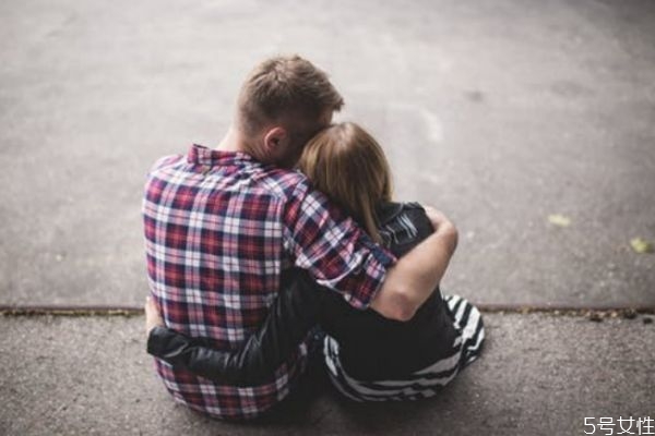 觸碰男人的底線還能挽回嗎 觸碰底線了該怎么挽回愛情 觸碰男人的底線還能挽回嗎 觸碰底線了該怎么挽回愛情