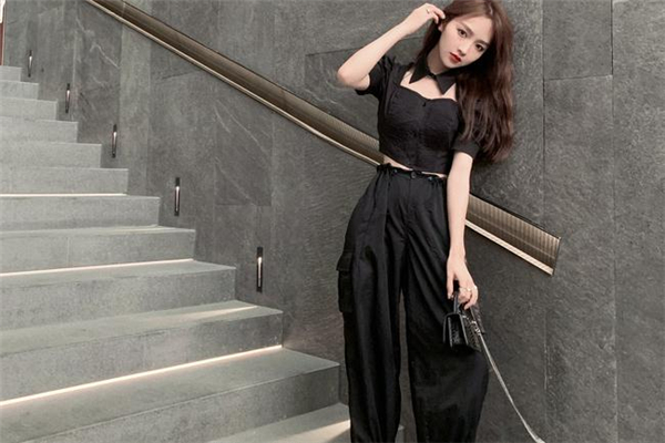 沙漏型身材能穿闊腿褲嗎 沙漏型身材能穿運動褲嗎 沙漏型身材能穿闊腿褲嗎 沙漏型身材能穿運動褲嗎