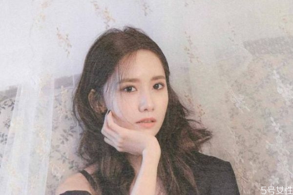 化妝傷皮膚還是不化妝傷皮膚 天天素顏對(duì)皮膚好嗎 化妝傷皮膚還是不化妝傷皮膚 天天素顏對(duì)皮膚好嗎