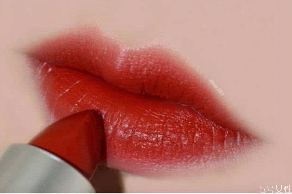 可以用口紅當腮紅嗎 口紅當腮紅會長斑嗎 可以用口紅當腮紅嗎 口紅當腮紅會長斑嗎