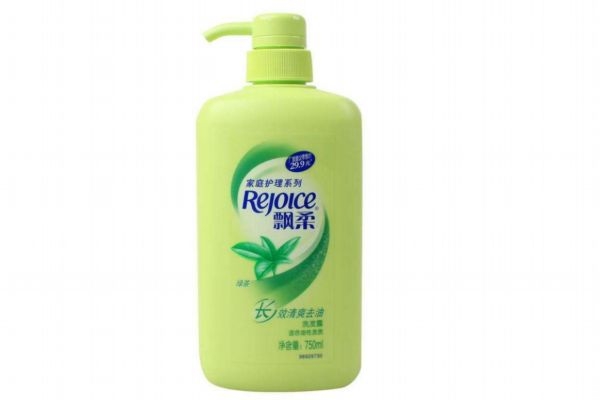 洗發(fā)乳液是洗發(fā)水還是護(hù)發(fā)素 選擇洗發(fā)水的注意事項(xiàng) 洗發(fā)乳液是洗發(fā)水還是護(hù)發(fā)素 選擇洗發(fā)水的注意事項(xiàng)