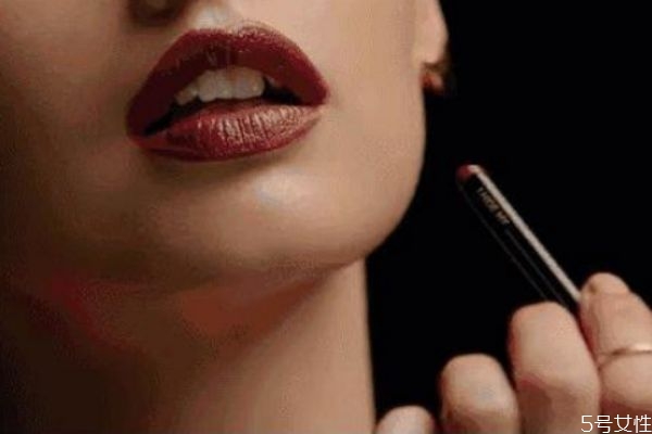 口紅當(dāng)腮紅有壞處嗎 腮紅可以用口紅代替嗎 口紅當(dāng)腮紅有壞處嗎 腮紅可以用口紅代替嗎