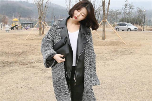 草莓型身材適合穿什么裙子 草莓型身材適合什么面料的衣服 草莓型身材適合穿什么裙子 草莓型身材適合什么面料的衣服