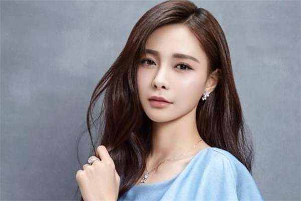 軟化頭發(fā)是什么意思 軟化頭發(fā)的藥水叫什么 軟化頭發(fā)是什么意思 軟化頭發(fā)的藥水叫什么