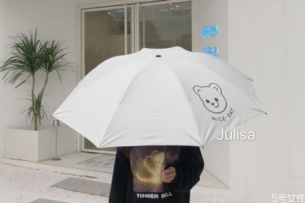 太陽傘臟了可以洗嗎 太陽傘保養(yǎng)方法 太陽傘臟了可以洗嗎 太陽傘保養(yǎng)方法