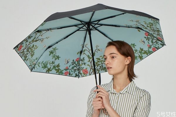 如何選擇太陽(yáng)傘 防曬傘知識(shí)點(diǎn) 如何選擇太陽(yáng)傘 防曬傘知識(shí)點(diǎn)