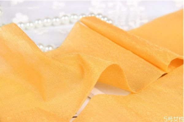 夏天穿絲襪會(huì)不會(huì)被曬黑 夏天穿絲襪防曬嗎 夏天穿絲襪會(huì)不會(huì)被曬黑 夏天穿絲襪防曬嗎