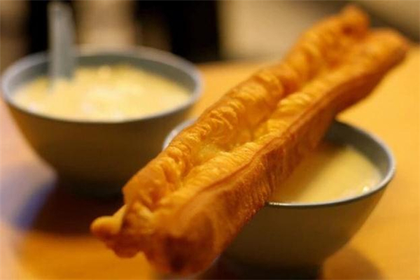 油條用泡打粉還是酵母粉做好 泡打粉做油條醒多久 油條用泡打粉還是酵母粉做好 泡打粉做油條醒多久