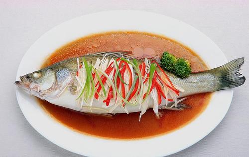 做清蒸魚的技巧 清蒸魚用什么魚好吃 做清蒸魚的技巧 清蒸魚用什么魚好吃