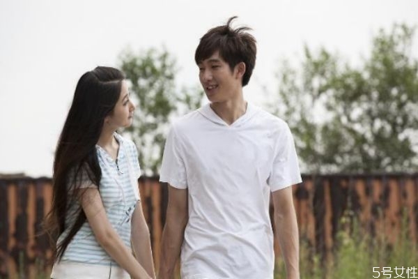 二婚女人和大齡剩女哪個(gè)好 大齡女和二婚女選哪個(gè) 二婚女人和大齡剩女哪個(gè)好 大齡女和二婚女選哪個(gè)