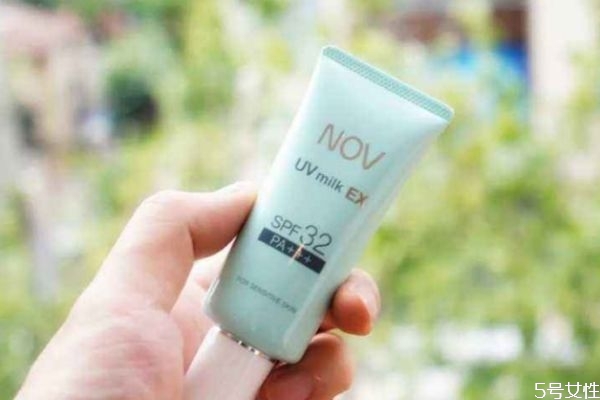 油性皮膚怎么防曬 油性皮膚護(hù)膚的誤區(qū) 油性皮膚怎么防曬 油性皮膚護(hù)膚的誤區(qū)