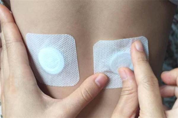 三伏貼為什么會發(fā)熱 三伏貼能治老寒腿嗎 三伏貼為什么會發(fā)熱 三伏貼能治老寒腿嗎