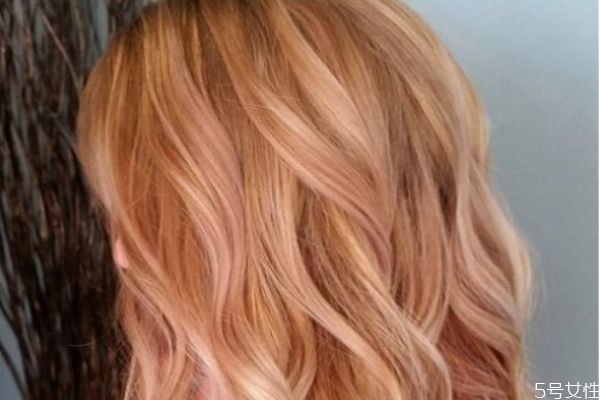 先焗油還是先染發(fā) 焗油和染發(fā)一樣嗎 先焗油還是先染發(fā) 焗油和染發(fā)一樣嗎