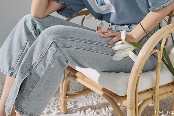 牛仔褲買合身還是寬松 牛仔褲肥了怎么縫瘦 牛仔褲買合身還是寬松 牛仔褲肥了怎么縫瘦