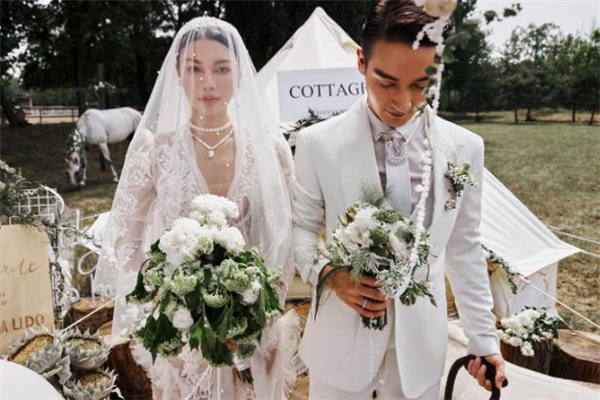 姐弟戀應(yīng)該誰寵誰 姐弟戀怎么寵女朋友 姐弟戀應(yīng)該誰寵誰 姐弟戀怎么寵女朋友