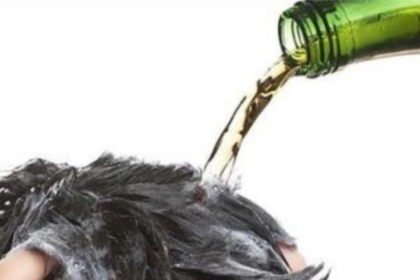 啤酒洗頭可以去油嗎 用啤酒洗頭有什么好處 啤酒洗頭可以去油嗎 用啤酒洗頭有什么好處