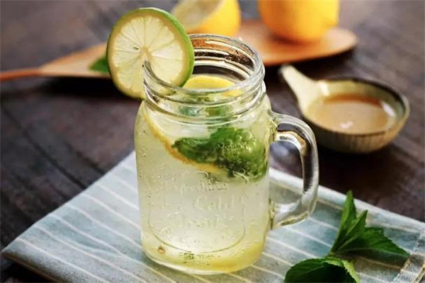 蘇打水可以長期喝嗎 蘇打水有什么副作用 蘇打水可以長期喝嗎 蘇打水有什么副作用