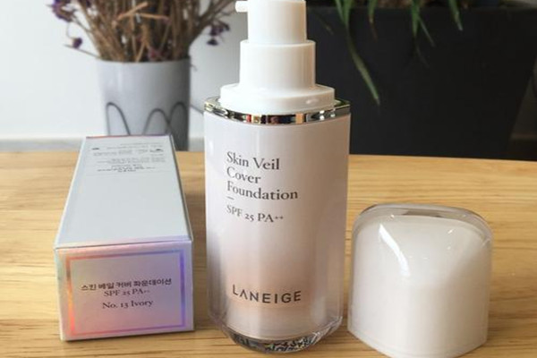 蘭芝自然真彩粉底液介紹 蘭芝自然真彩粉底液有幾個色號 蘭芝自然真彩粉底液介紹 蘭芝自然真彩粉底液有幾個色號