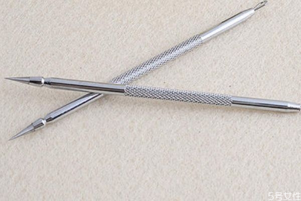 怎樣去粉刺最快最有效 臉上的粉刺一定要挑出來嗎 怎樣去粉刺最快最有效 臉上的粉刺一定要挑出來嗎