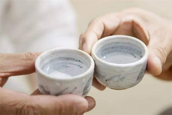 喝酒吐黃水吃什么藥 喝酒吐黃水多久能恢復 喝酒吐黃水吃什么藥 喝酒吐黃水多久能恢復