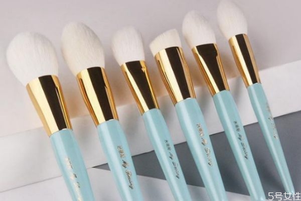 怎么看化妝刷的好壞 新買的化妝刷需要清洗嗎 怎么看化妝刷的好壞 新買的化妝刷需要清洗嗎