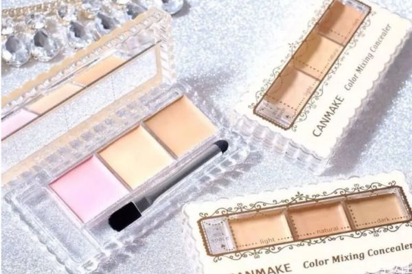 化妝應該先遮瑕還是先粉底 遮瑕膏在粉底液前還是后 化妝應該先遮瑕還是先粉底 遮瑕膏在粉底液前還是后