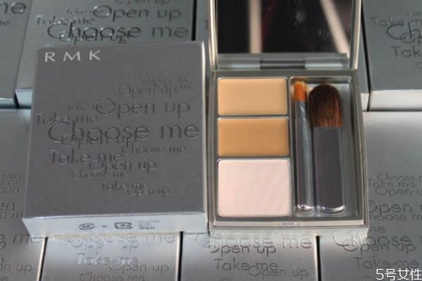 遮瑕膏的使用誤區(qū) 如何減少遮瑕膏對皮膚的傷害 遮瑕膏的使用誤區(qū) 如何減少遮瑕膏對皮膚的傷害