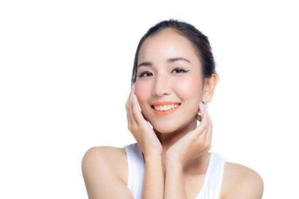 去角質(zhì)有哪些好處和壞處 去死皮和去角質(zhì)是一樣的么 去角質(zhì)有哪些好處和壞處 去死皮和去角質(zhì)是一樣的么