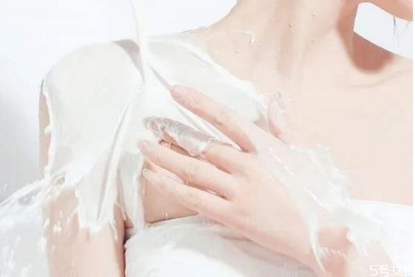 護(hù)手霜有必要買貴的嗎 護(hù)手霜使用的禁忌 護(hù)手霜有必要買貴的嗎 護(hù)手霜使用的禁忌