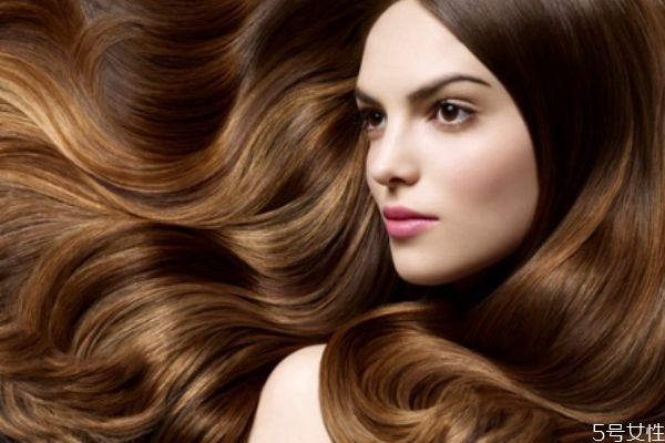 精華素和護發(fā)素有什么區(qū)別 潤發(fā)精華素如何用 精華素和護發(fā)素有什么區(qū)別 潤發(fā)精華素如何用