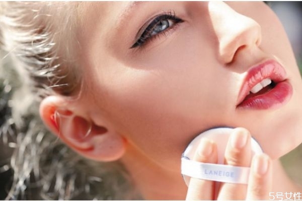 如何涂cc霜才能均勻 cc霜涂均勻方法 如何涂cc霜才能均勻 cc霜涂均勻方法