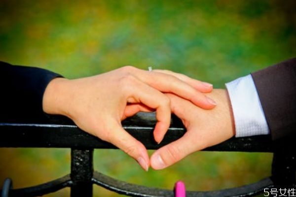 男生幾種表現(xiàn)可以挽回 分手后男生還愛你的表現(xiàn) 男生幾種表現(xiàn)可以挽回 分手后男生還愛你的表現(xiàn)