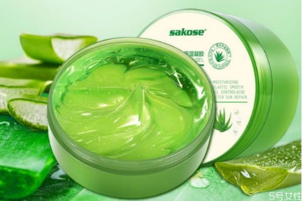 蘆薈膠涂了睡前要洗掉嗎 涂完蘆薈膠要不要洗臉 蘆薈膠涂了睡前要洗掉嗎 涂完蘆薈膠要不要洗臉