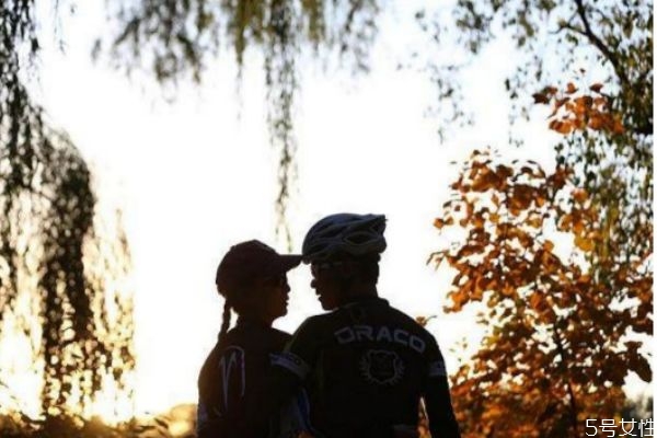 確定戀愛前要問清的事 什么樣肢體接觸算曖昧 確定戀愛前要問清的事 什么樣肢體接觸算曖昧