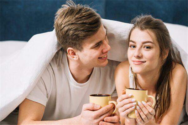 談戀愛同居合適嗎 談戀愛同居多久會(huì)厭倦