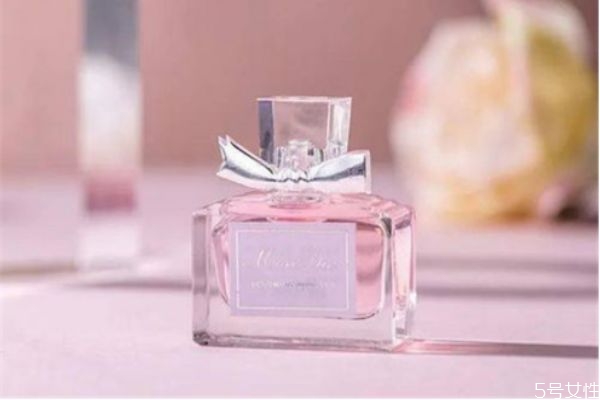 香水小樣可以帶上飛機(jī)嗎 香水能隨身帶上飛機(jī)嗎 香水小樣可以帶上飛機(jī)嗎 香水能隨身帶上飛機(jī)嗎