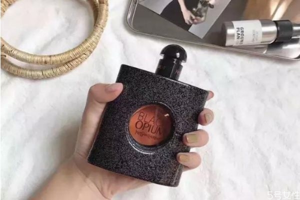 女生入手的第一瓶香水推薦 十大公認最好聞的香水 女生入手的第一瓶香水推薦 十大公認最好聞的香水