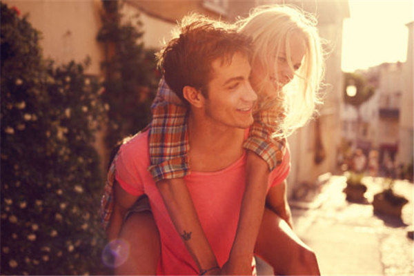 男友不主動(dòng)聊天是什么原因 為什么男友不主動(dòng)親密接觸 男友不主動(dòng)聊天是什么原因 為什么男友不主動(dòng)親密接觸