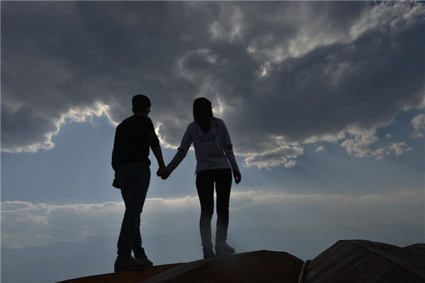 10秒判斷男生喜不喜歡你 男生喜歡你的表現(xiàn) 10秒判斷男生喜不喜歡你 男生喜歡你的表現(xiàn)