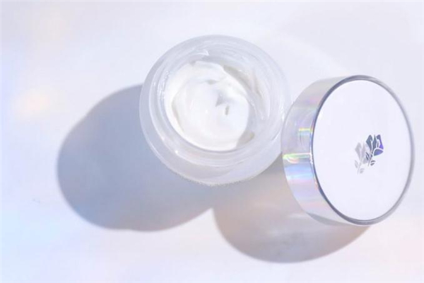 蘭蔻極光5號霜多少錢 蘭蔻極光5號霜多少毫升 蘭蔻極光5號霜多少錢 蘭蔻極光5號霜多少毫升