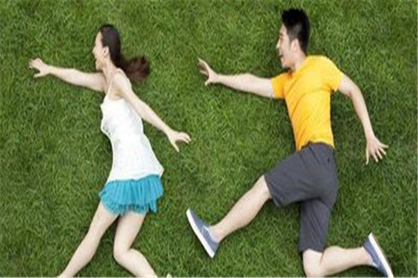 男生追女生該如何表現(xiàn) 面對喜歡的人的禁忌 男生追女生該如何表現(xiàn) 面對喜歡的人的禁忌