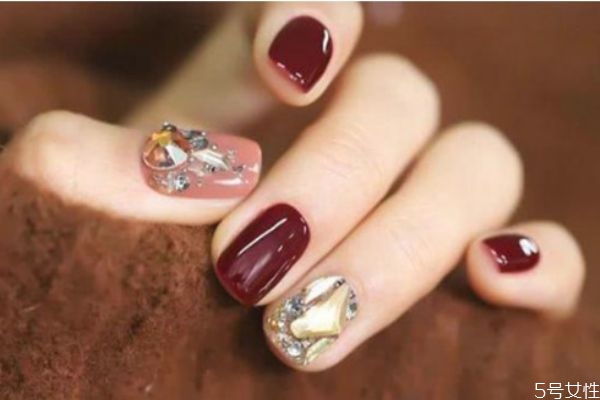 帶鉆腳美甲有哪些 帶鉆的美甲怎么做 帶鉆腳美甲有哪些 帶鉆的美甲怎么做