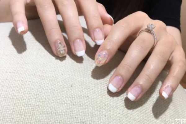 美甲鉆掉了如何修補 美甲鉆掉了怎么粘上去 美甲鉆掉了如何修補 美甲鉆掉了怎么粘上去