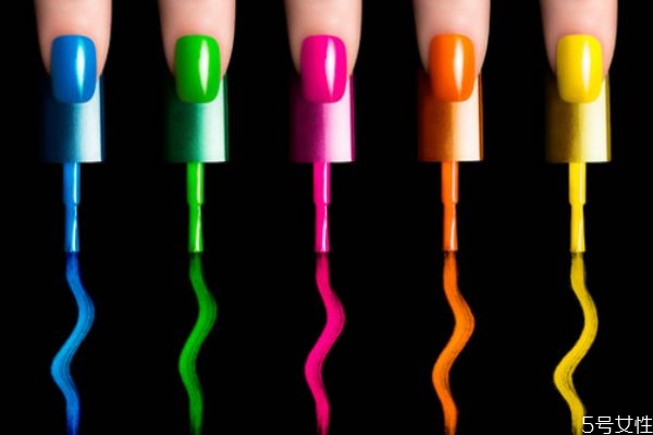 亮油可以當(dāng)?shù)子陀脝?亮油怎么用 亮油可以當(dāng)?shù)子陀脝?亮油怎么用