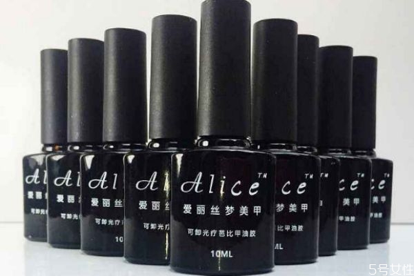 美甲死皮用什么去除 剪死皮和修形狀哪個先 美甲死皮用什么去除 剪死皮和修形狀哪個先